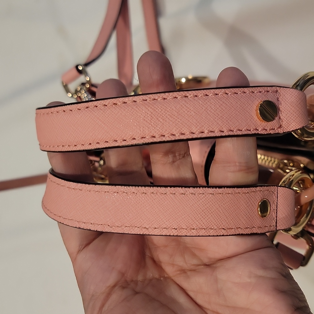 New and Authentic  Michael Kors bag - Picture 7 of 14